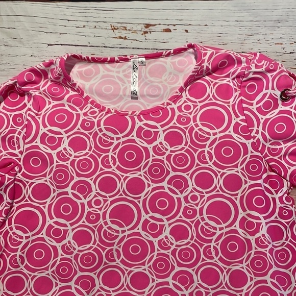 Lulu B Barbie Pink Circle Geometric Patterned Lace Up 3/4 Sleeve Top - Picture 5 of 10